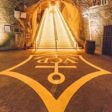 23m2 Climatise Avec Parking Prive Secteur Roosevelt - Arena Apartman *